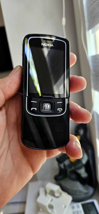 Мобилен телефонNokia 8600 LUNA