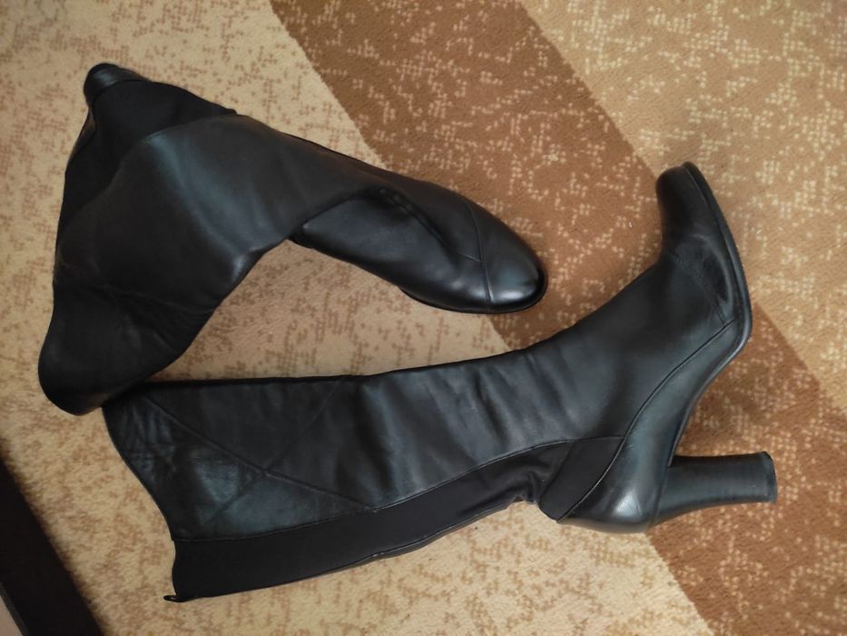 Продам женские сапоги