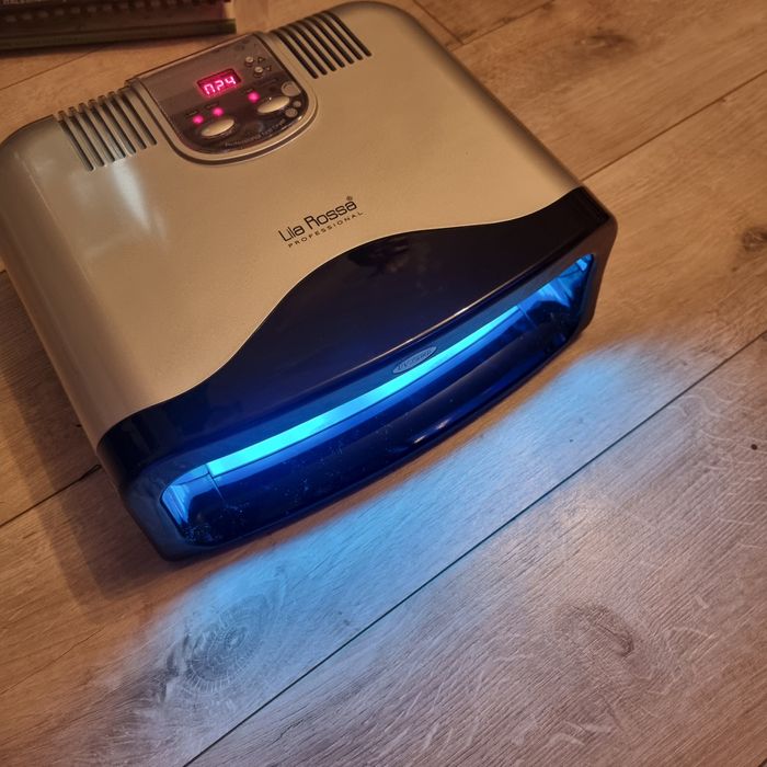 Лампа за печене на гел лак