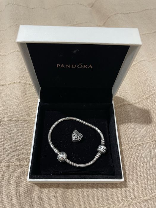 Гривна Pandora с талисмани