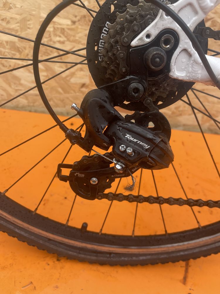 Bicicleta cadru dama Leaderfox frana pe disc roti 28” cadru aluminiy