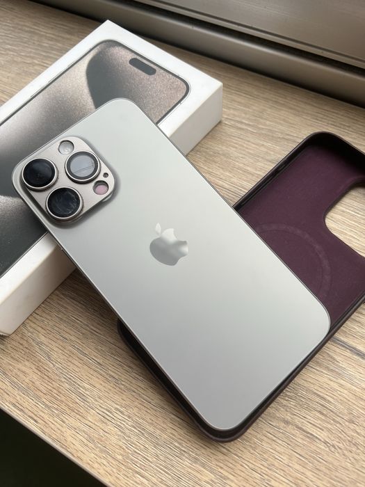 iPhone 15 Pro Max - se vinde in stare excelenta - ca nou