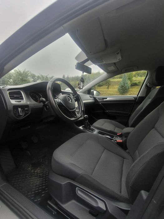 Volkswagen Golf~Comfortline~1.2Tsi~