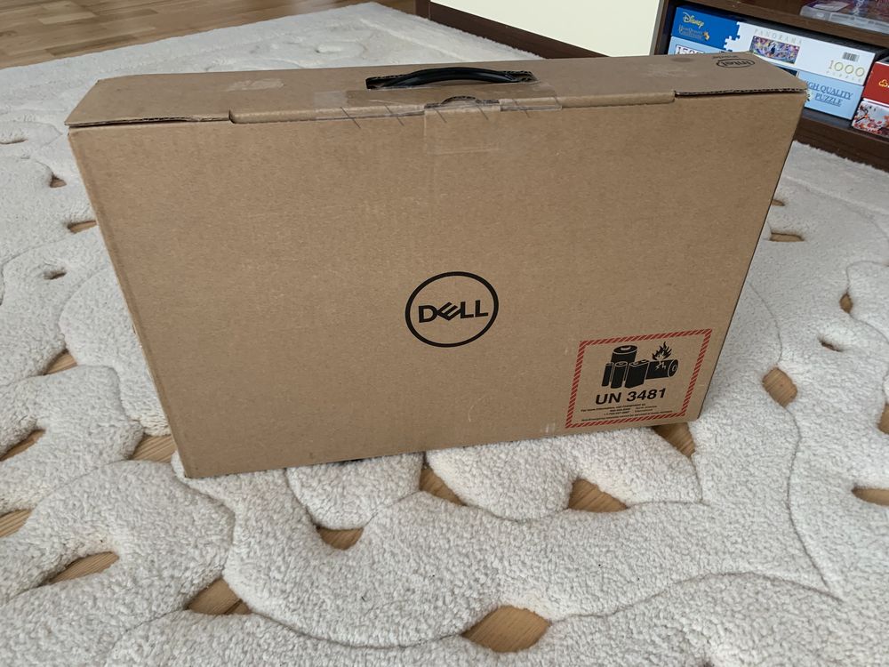 DELL XPS 15, IPS 500nits, i5, 8GB, 512SSD, NOU, cutia SIGILATA