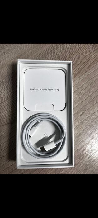 Айфон 13 в идеальном состоянии не вскрывался, память128гб Акб100%