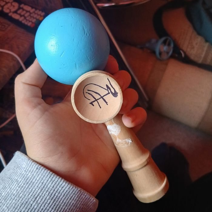 Kendama semnata de xremus