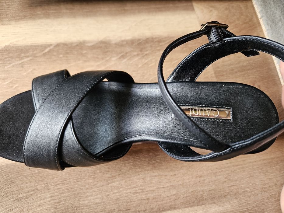 Дамски сандали GAUDI