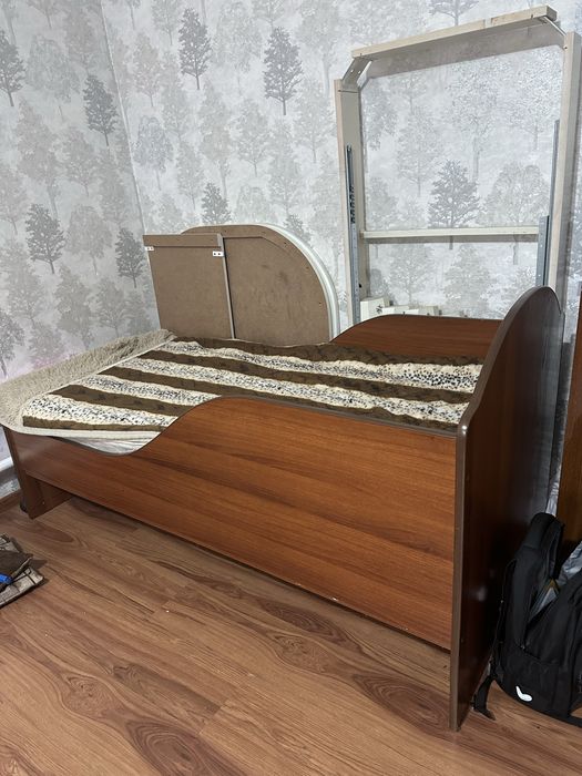 Продам  подростковый кровать подходит для детский