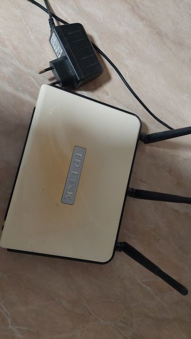 Продавам Рутер Tp link Wr940N
