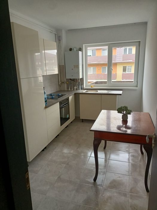 Inchiriez apartament 2 camere ,decomandat, NOU, etaj3-Subcetate