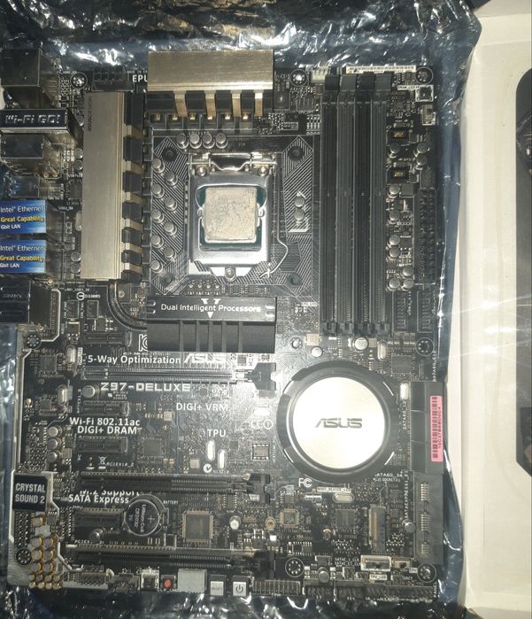 Placa de baza pentru procesor Intel / i3 / i5 / i7