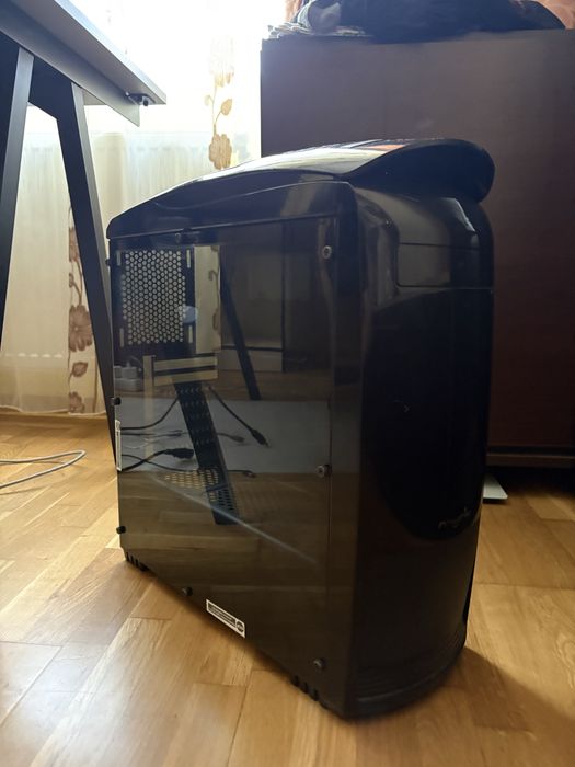 Vand Carcasa PC Gaming