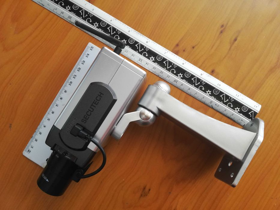 Camera supraveghere falsa cu led intermitent si senzor de miscare