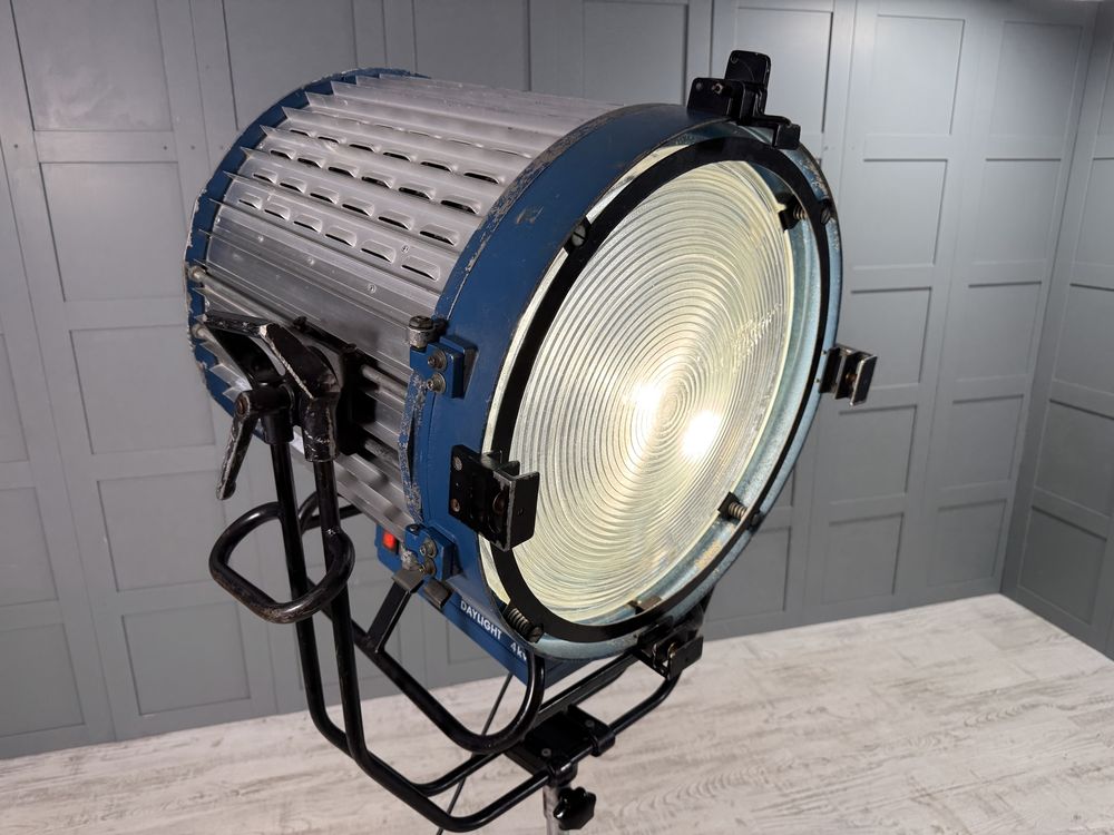 Кино прожектор ARRI лампион Р404