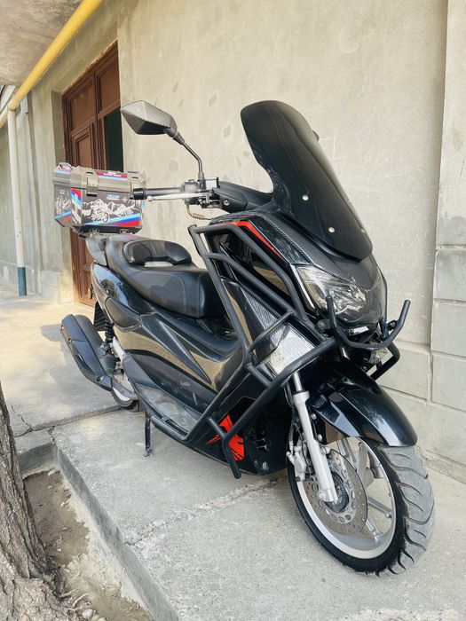 Skuter N-Max 2025 yil