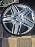Vând jante pe 22 de mercedes GL 5×112 originale LORINSER