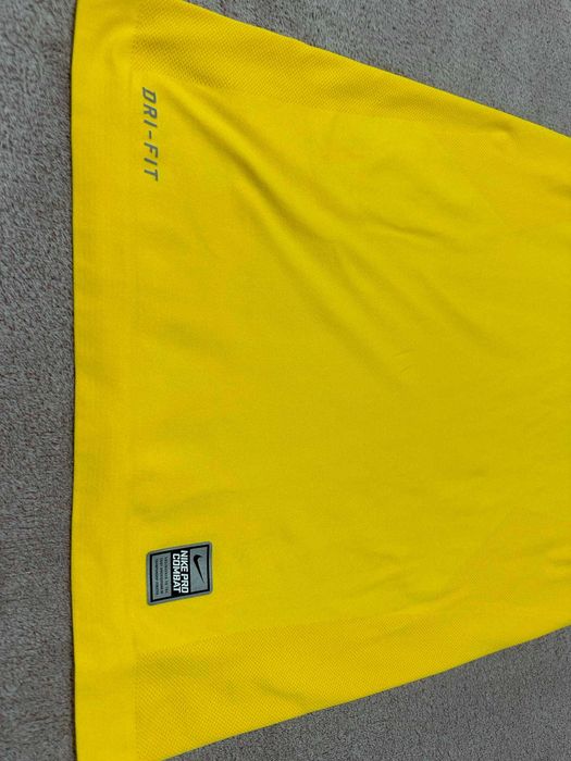 Maieu NIKE galben, tehnologie DRI-FIT, marimea XS