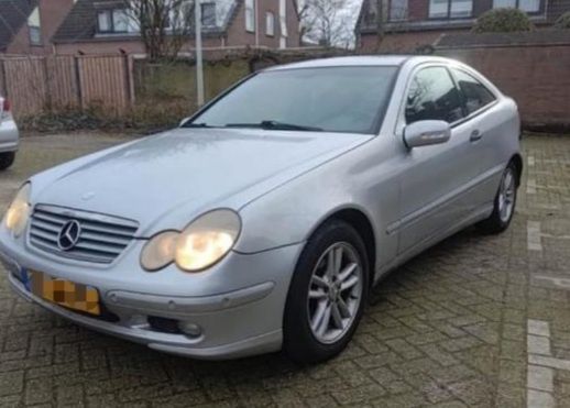 Vând Mercedes C200 Kompressor recent înmatriculată