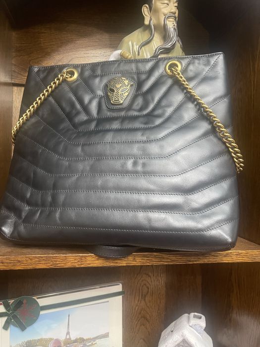 Geantă neagra elegantă.