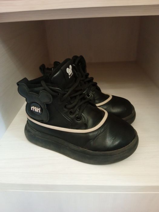 Отдам обувь 32рр. За кг крыльев.