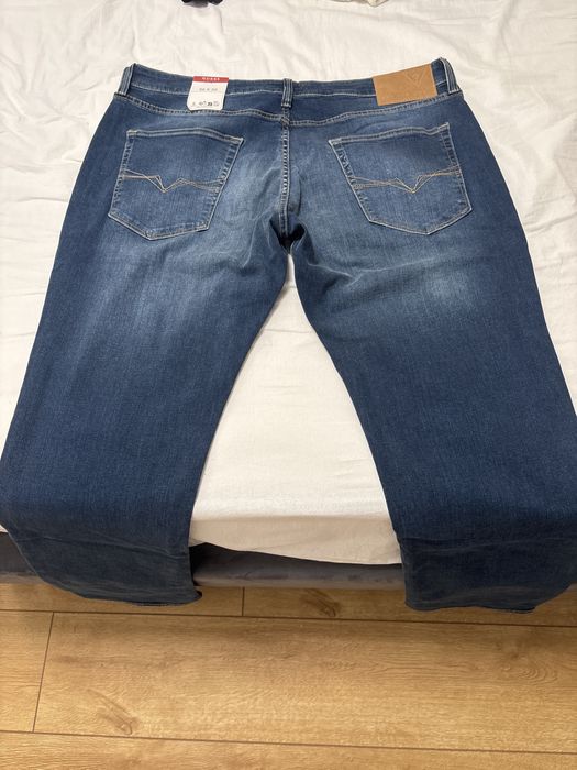 Vand blugi Guess originali noi