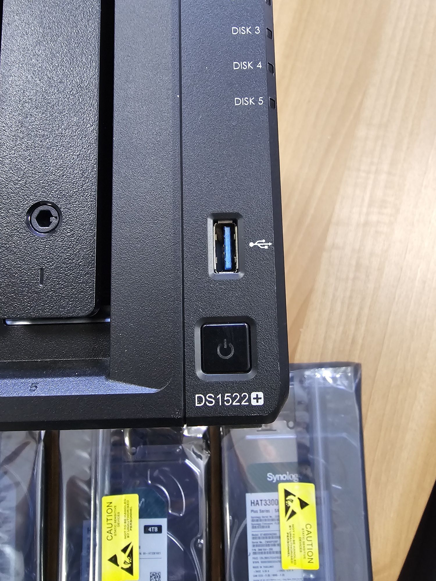 Сетевое хранилище Synology DS1522+ 5xHDD 4TB  32GB RAM 10Gbe module