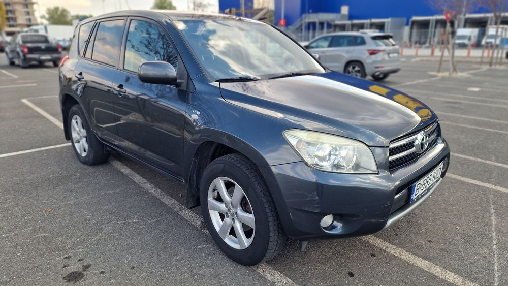 Vând Toyota Rav4
