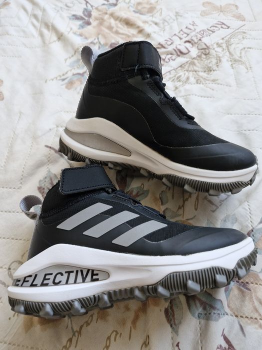 Зимни обувки за момче  Adidas