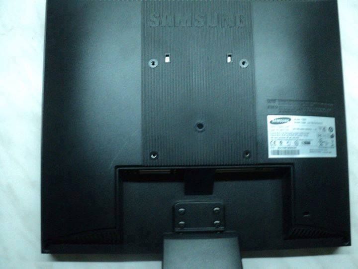 Monitor 17" Samsung 720N, foarte bine intretinut