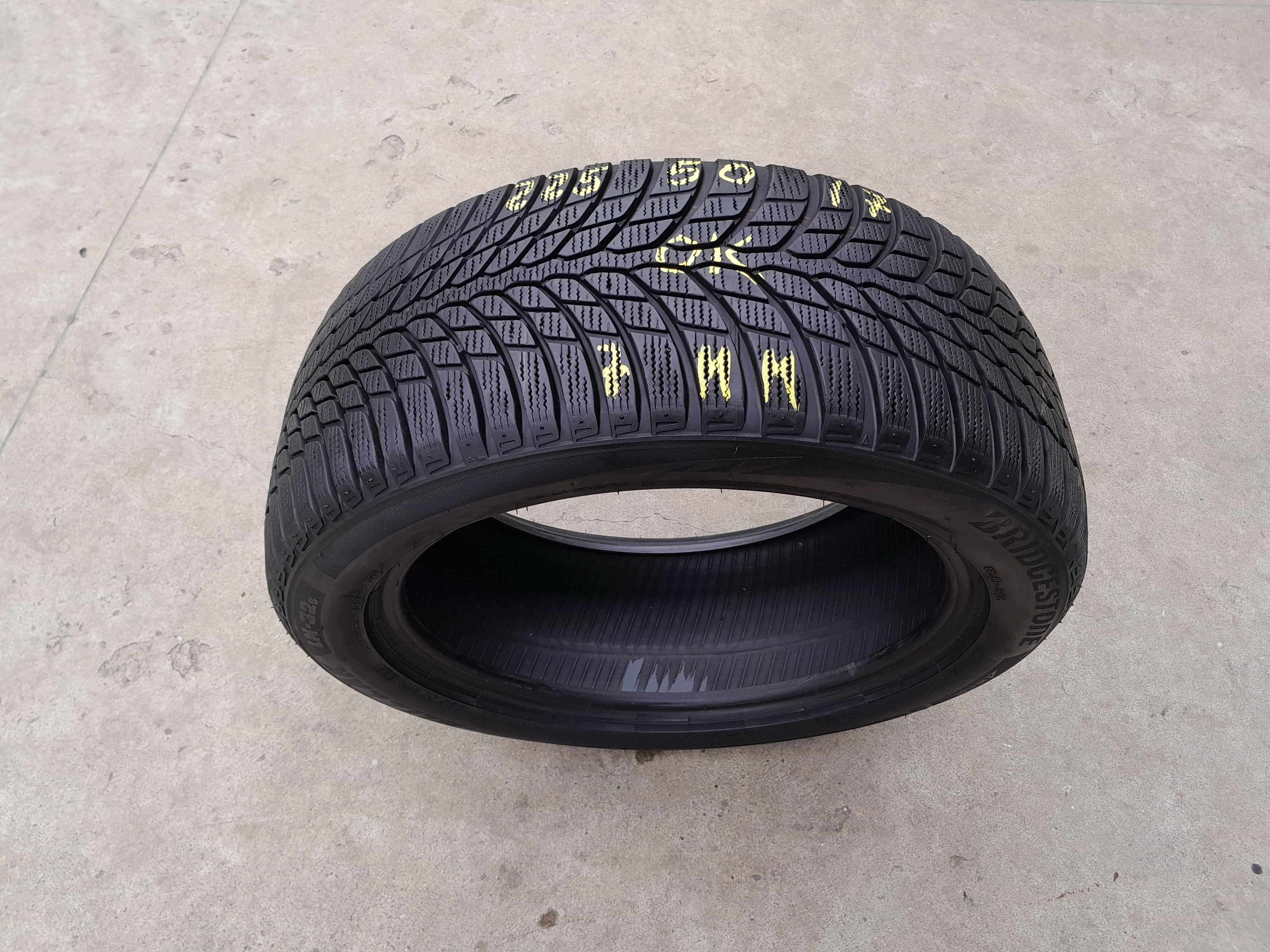 O anvelopa iarna 225 50 17 bridgestone blizzak LM 32 profil 7 mm