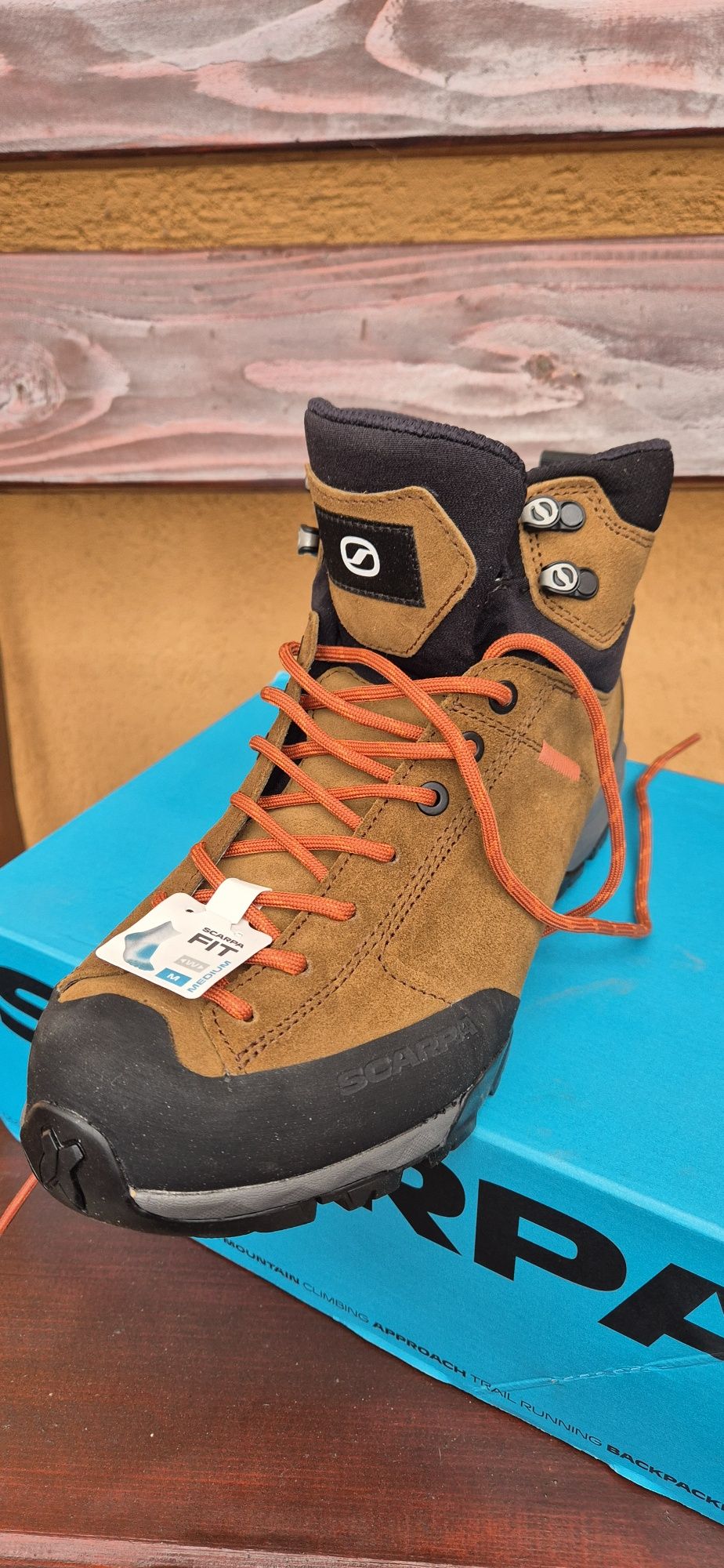 Ghete Scarpa nr. 41, noi la cutie