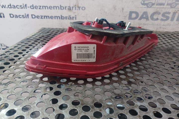 Lampa stop stanga pe hayon 3AF945094R Volkswagen VW Passat B7 [2010 -