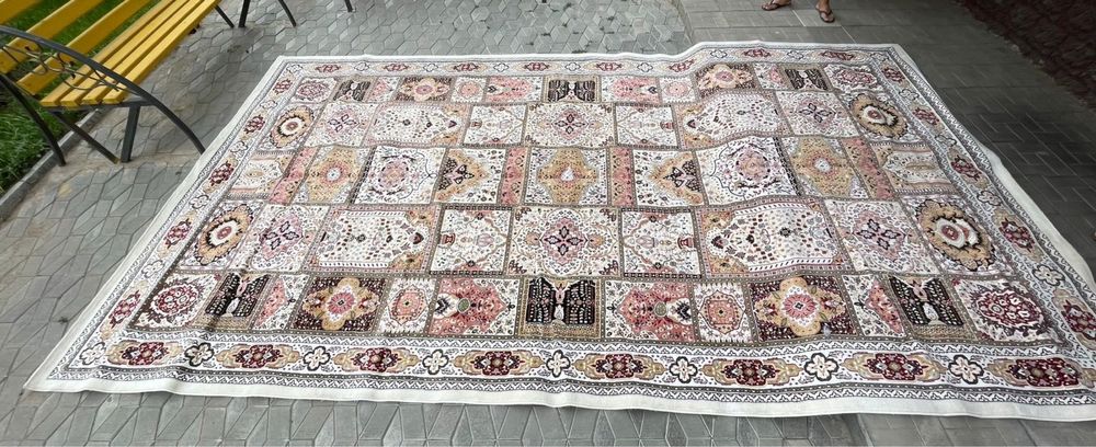 Продается ковер в отличном состояний