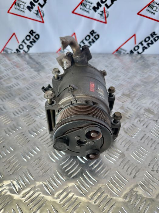 Компрессор кондиционера на Nissan (VK56)