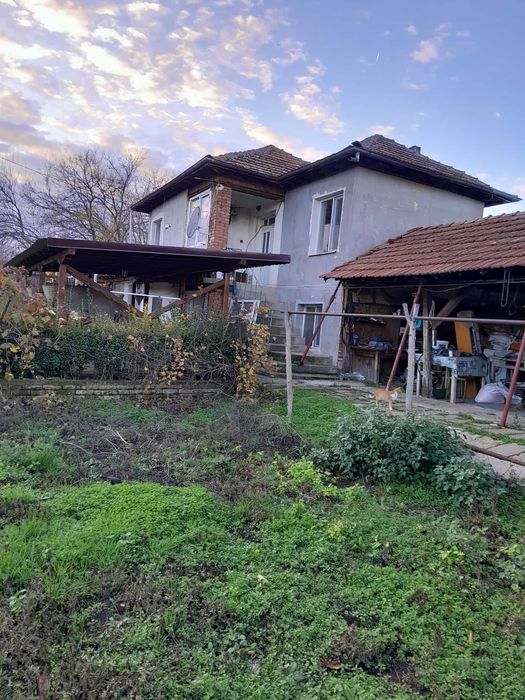 Къща в село Хотница