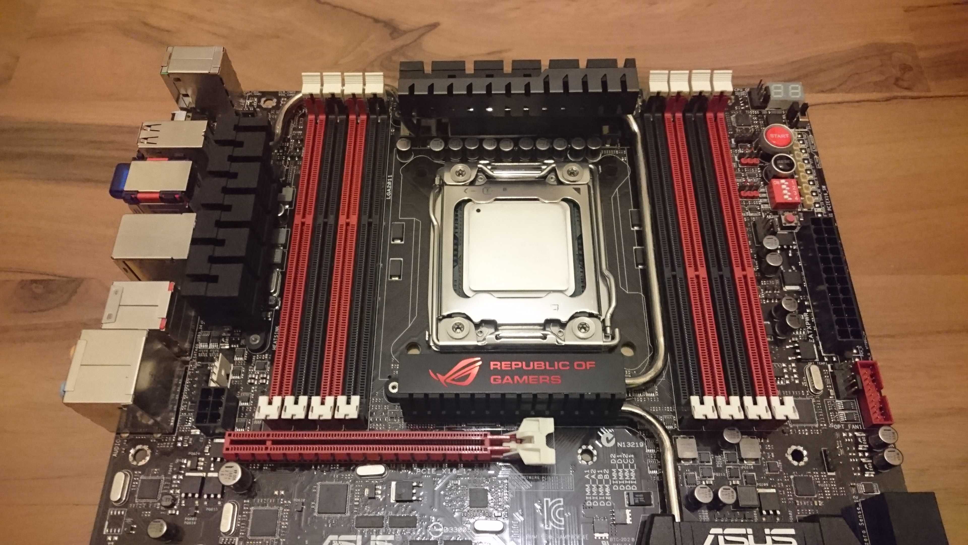 ASUS RAMPAGE IV Extreme LGA2011 + Intel Core i7-4930K + 32GB DDR3