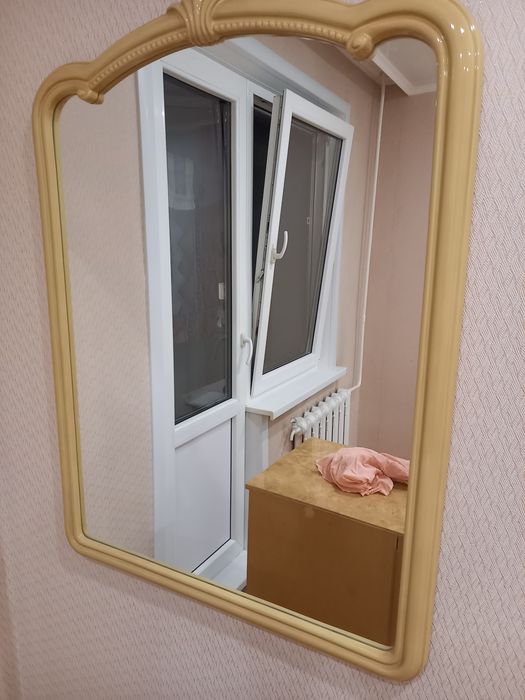 Зеркало от гарнитура размер 1.0×0.75 м.