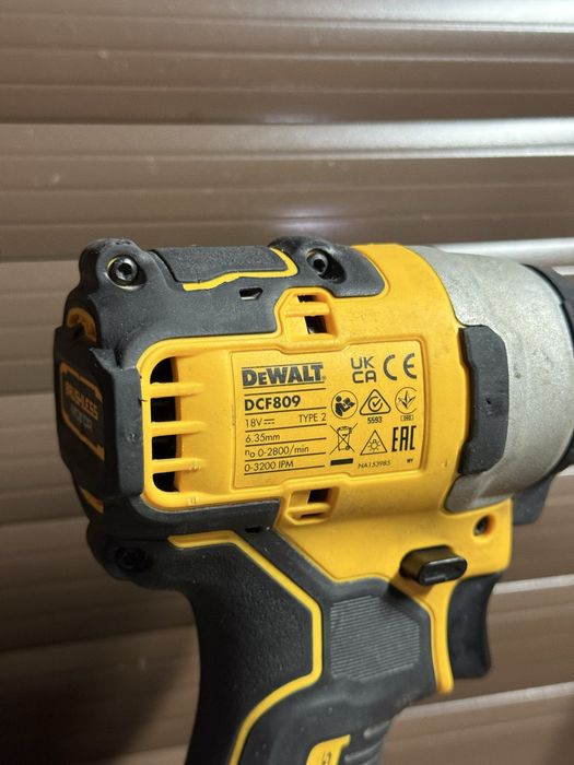 Impact dewalt.