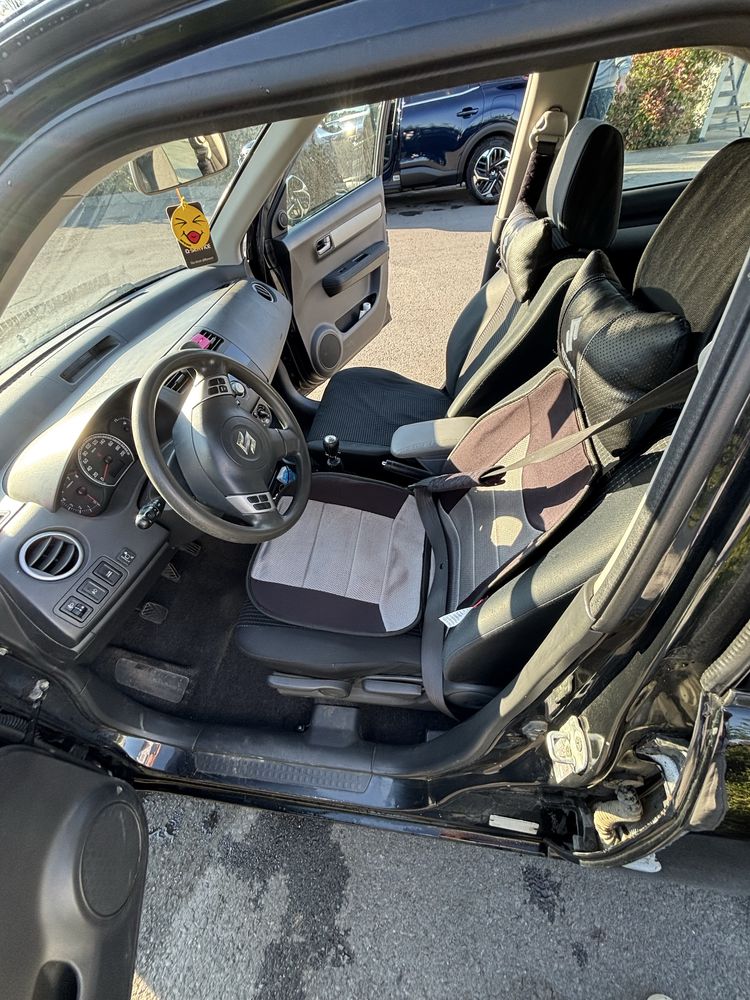 Продавам Suzuki Swift