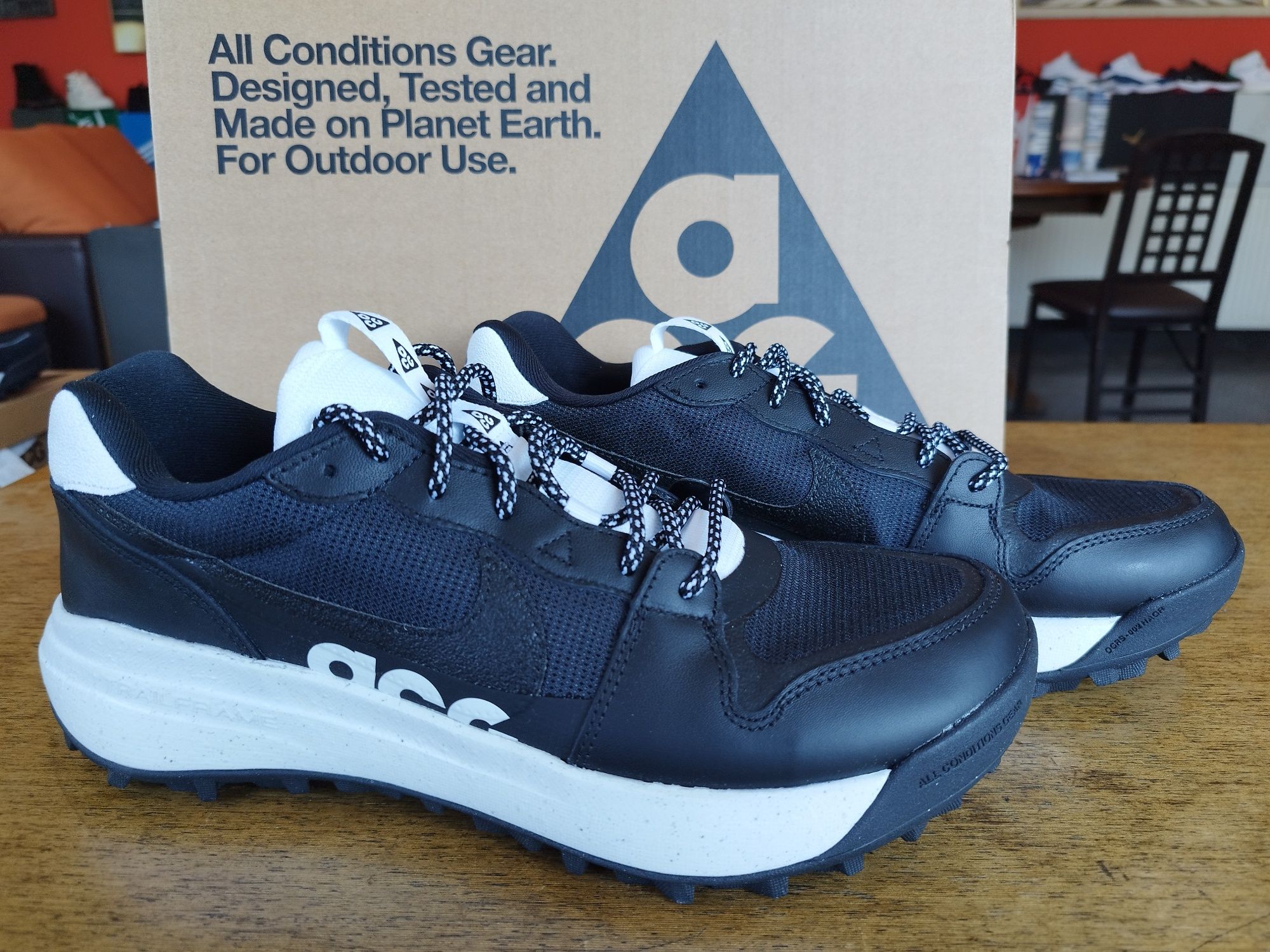 Nike ACG Lowcate Black 44 100% original.
Изклюите