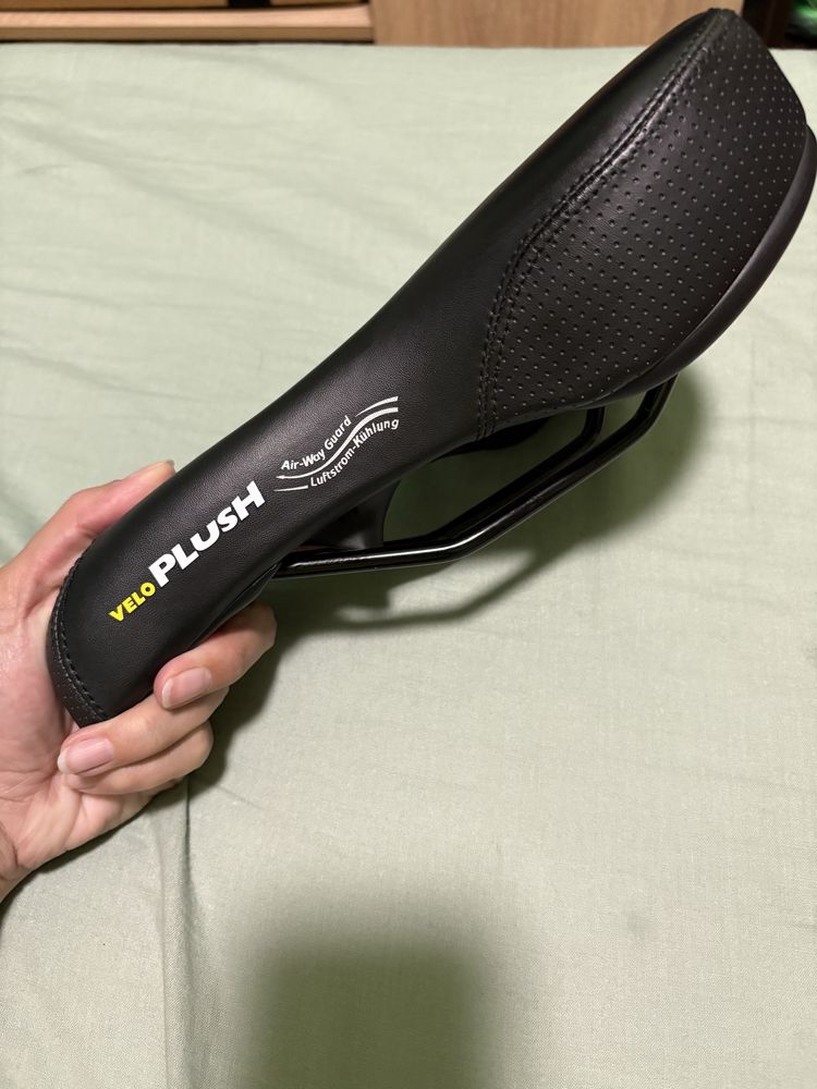 Кожена седалка за велосипед Velo Plush