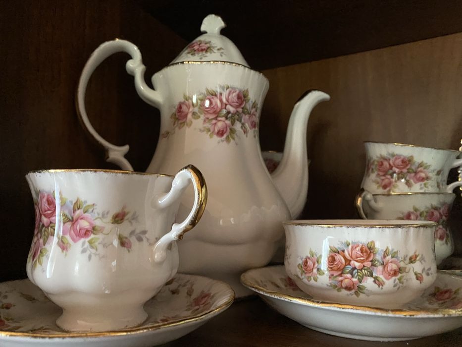 Farfuri,Boluri ,si alte portelanuri de colectie