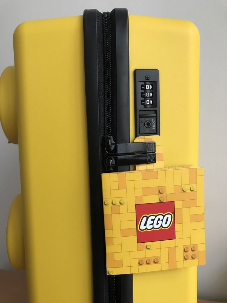 Чемодан Lego на колесиках 56 см, 35 л