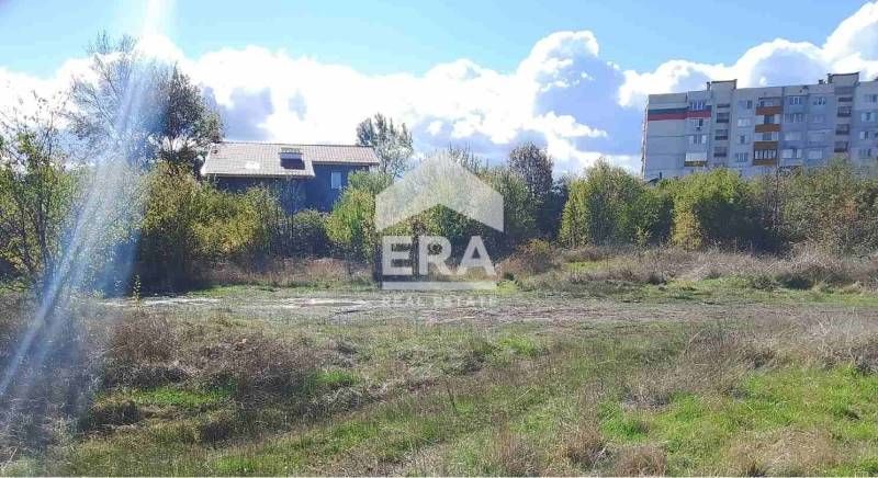 ЕРА Фаворит предлага парцел за жилищно строителство в кв. Модерно пред