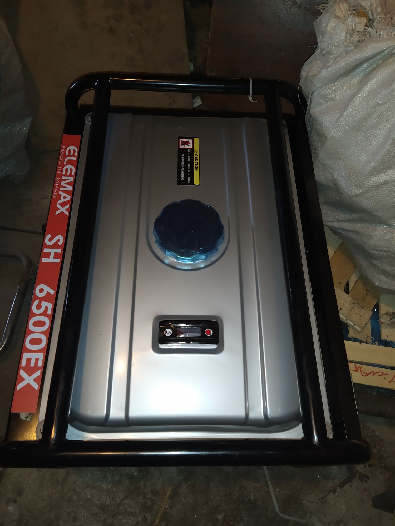 Генератор  ELEMAX 6500