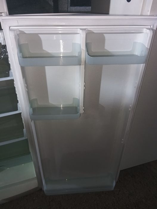 Продавам хладилник Körting с фризер