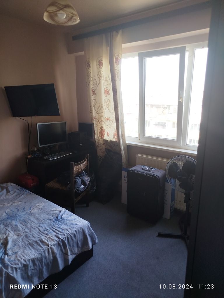 Продава се Двустаен апартамент в Плевен, Сторгозия - 64 кв.м за 1275 €/кв.м - Снимка #12