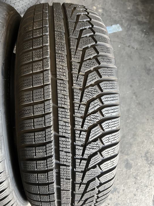 2 anvelope de iarna 235/65/17 Hankook 8.5 mm!
