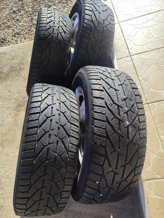 Jante aliaj vw Tiguan 17 cauciucuri iarna