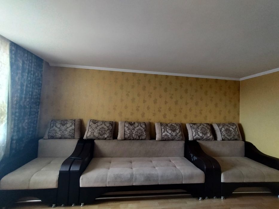 Продам диван в хорошем состояние